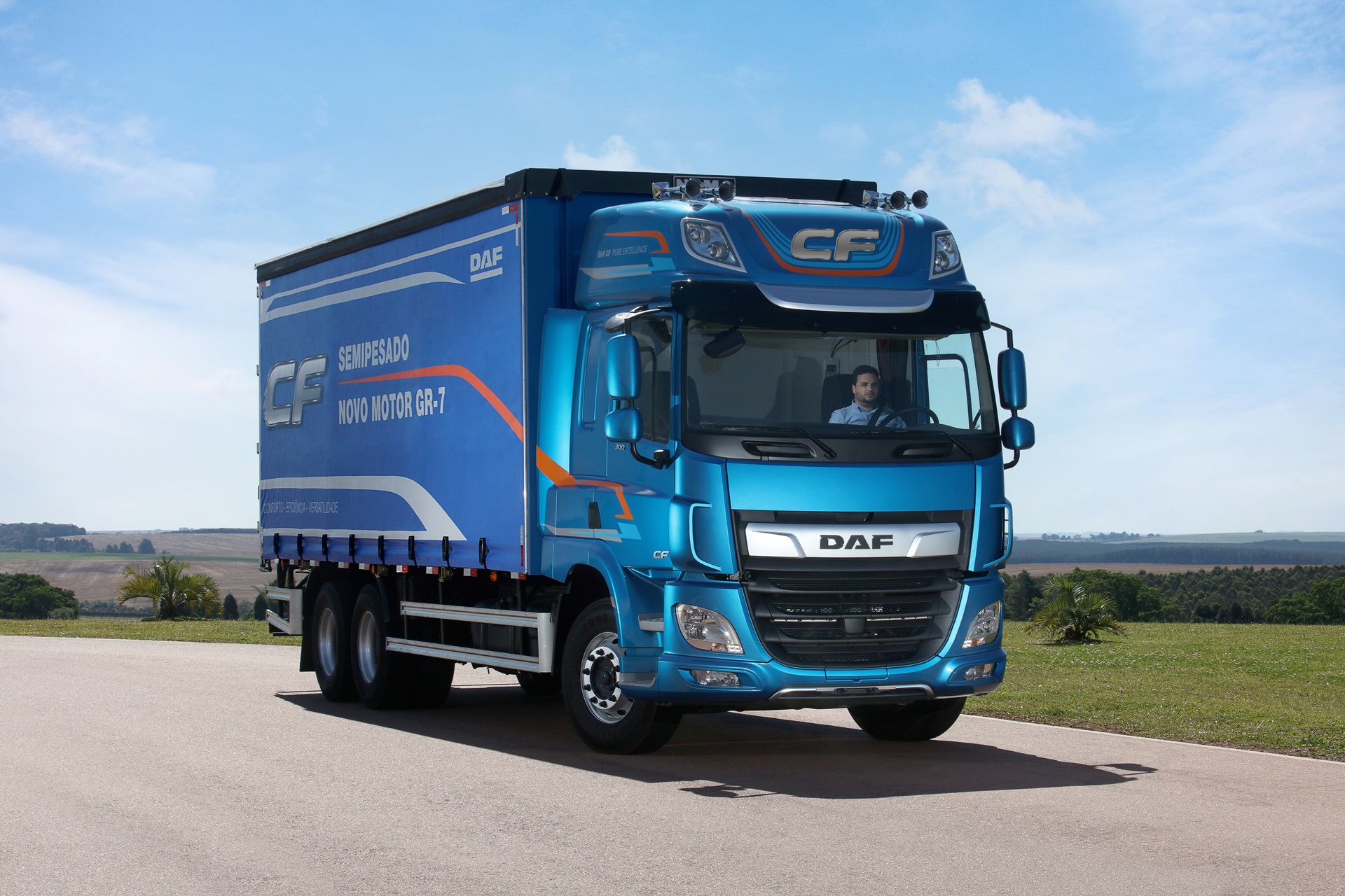 Novo DAF CF com Motor PACCAR GR-7