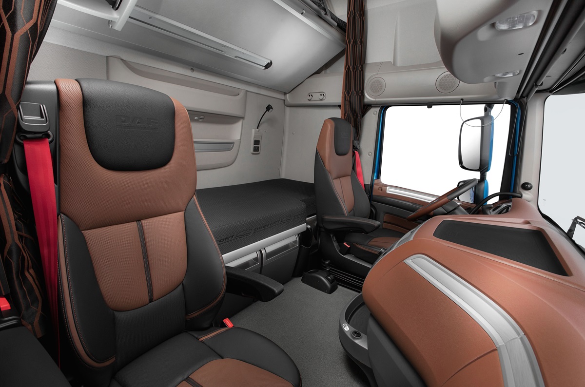 Novo-DAF-XF-Brasil-Super-Space-Cab-3