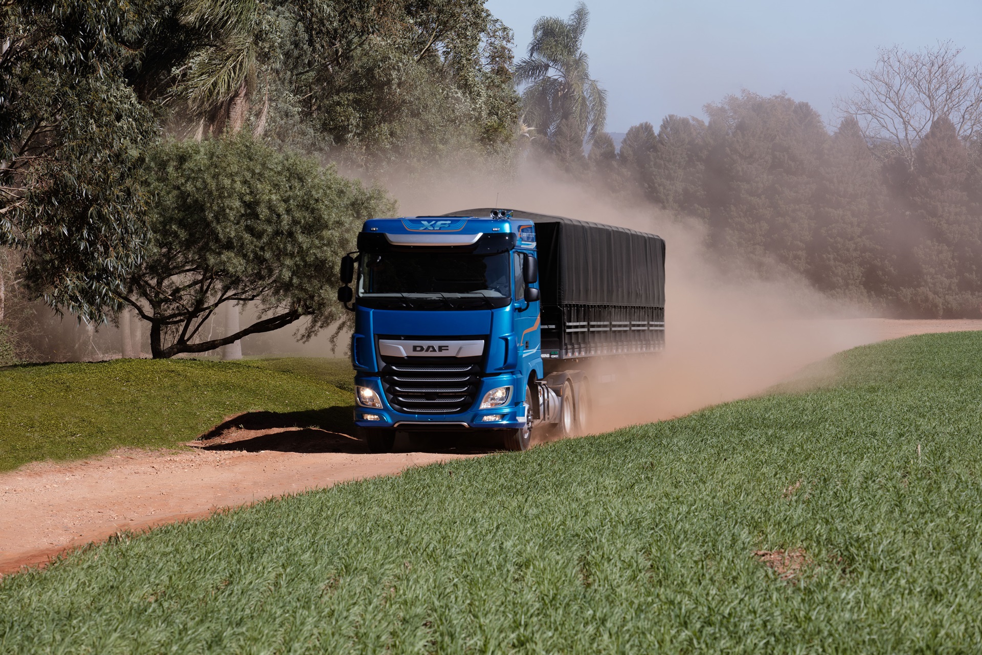 Novo DAF XF Brasil na estrada