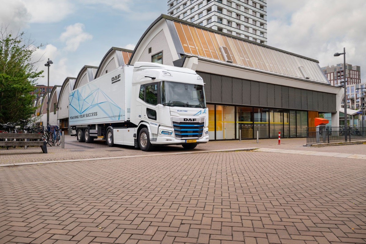 DAF-XD-Electric-Tractor-web