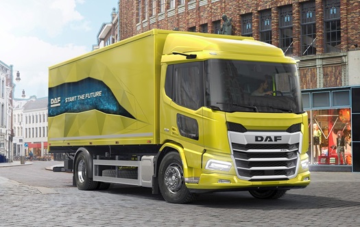 Photo-2-DAF-XD-Day-370-FA-LHD-BoxBody